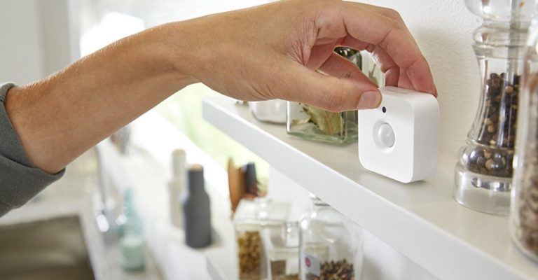 Hueblog: Simply deactivate the Hue motion sensor with a dimmer switch.